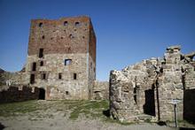 Hammershus Slotsruin på Bornholm er Nordeuropas største borgruin. Borgen stammer fra middelalderen.